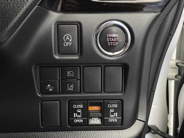 トヨタ ヴォクシー ZS 煌 長野県 2018(平30)年 4.9万km ホワイトパールクリスタルシャイン 純正ナビ　NSZT-W66T/（フルセグ/Bluetooth/CD)/バックカメラ/ビルトインETC/前方ドラレコ/衝突軽減ブレーキ/車線逸脱防止/クルーズコントロール/車線逸脱防止/両側電動スライドドア/アイドリングストップ/LEDヘッドライト/ステアリングスイッチ/二列目サンシェード/ドアバイザー/スマートキー