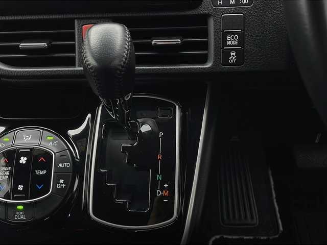 トヨタ ヴォクシー ZS 煌 長野県 2018(平30)年 4.9万km ホワイトパールクリスタルシャイン 純正ナビ　NSZT-W66T/（フルセグ/Bluetooth/CD)/バックカメラ/ビルトインETC/前方ドラレコ/衝突軽減ブレーキ/車線逸脱防止/クルーズコントロール/車線逸脱防止/両側電動スライドドア/アイドリングストップ/LEDヘッドライト/ステアリングスイッチ/二列目サンシェード/ドアバイザー/スマートキー
