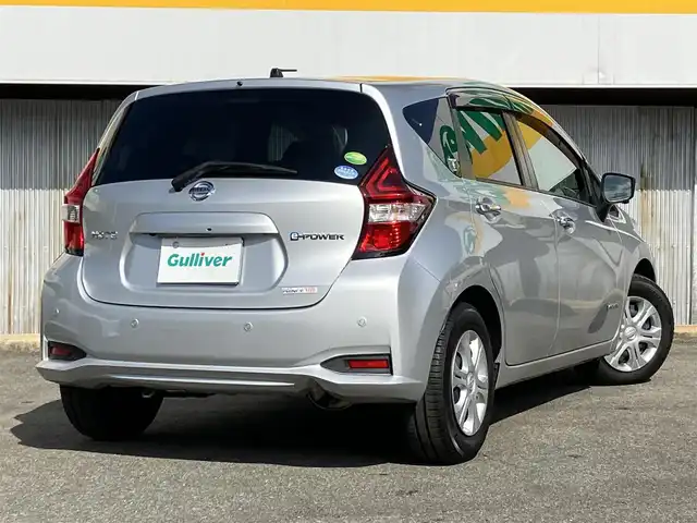 日産 ノート e－パワー X 三重県 2018(平30)年 2.4万km ブリリアントシルバー ♪ワンオーナー/♪走行23724km/♪車検 令和9年6月28日迄/エマージェンシーブレーキ/LDW(車線逸脱警報)/デジタルインナーミラー/インテリジェントキー/プッシュスタート/ドライブレコーダー/純正ナビ/・USB・AUX・CD・SD録音/・DVD再生/・Bluetoothオーディオ/バックカメラ/アラウンドビューモニター/LEDヘッドライト/オートライト/ウィンカーミラー/オートリトラクタブルミラー/プライバシーガラス/フロアマット/ドアバイザー/ステアリングスイッチ/ETC