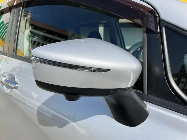 日産 ノート e－パワー X 三重県 2018(平30)年 2.4万km ブリリアントシルバー ♪ワンオーナー/♪走行23724km/♪車検 令和9年6月28日迄/エマージェンシーブレーキ/LDW(車線逸脱警報)/デジタルインナーミラー/インテリジェントキー/プッシュスタート/ドライブレコーダー/純正ナビ/・USB・AUX・CD・SD録音/・DVD再生/・Bluetoothオーディオ/バックカメラ/アラウンドビューモニター/LEDヘッドライト/オートライト/ウィンカーミラー/オートリトラクタブルミラー/プライバシーガラス/フロアマット/ドアバイザー/ステアリングスイッチ/ETC