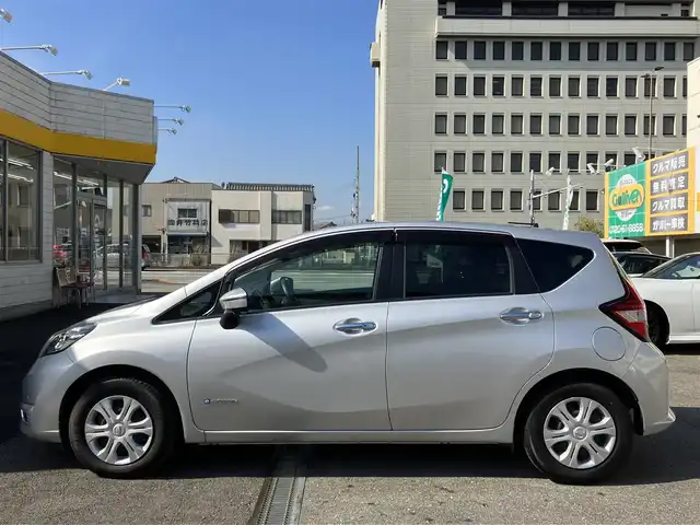 日産 ノート e－パワー X 三重県 2018(平30)年 2.4万km ブリリアントシルバー ♪ワンオーナー/♪走行23724km/♪車検 令和9年6月28日迄/エマージェンシーブレーキ/LDW(車線逸脱警報)/デジタルインナーミラー/インテリジェントキー/プッシュスタート/ドライブレコーダー/純正ナビ/・USB・AUX・CD・SD録音/・DVD再生/・Bluetoothオーディオ/バックカメラ/アラウンドビューモニター/LEDヘッドライト/オートライト/ウィンカーミラー/オートリトラクタブルミラー/プライバシーガラス/フロアマット/ドアバイザー/ステアリングスイッチ/ETC