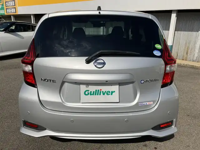 日産 ノート e－パワー X 三重県 2018(平30)年 2.4万km ブリリアントシルバー ♪ワンオーナー/♪走行23724km/♪車検 令和9年6月28日迄/エマージェンシーブレーキ/LDW(車線逸脱警報)/デジタルインナーミラー/インテリジェントキー/プッシュスタート/ドライブレコーダー/純正ナビ/・USB・AUX・CD・SD録音/・DVD再生/・Bluetoothオーディオ/バックカメラ/アラウンドビューモニター/LEDヘッドライト/オートライト/ウィンカーミラー/オートリトラクタブルミラー/プライバシーガラス/フロアマット/ドアバイザー/ステアリングスイッチ/ETC