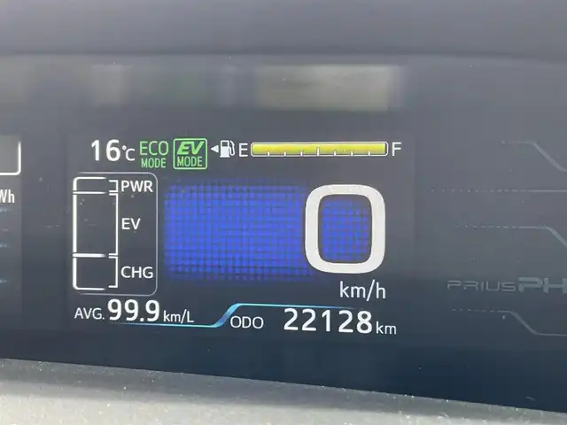 トヨタ プリウス ＰＨＶ A 千葉県 2017(平29)年 2.3万km エモーショナルレッド 純正11.6型縦型ナビ、フルセグTV/バックカメラ/トヨタセーフティセンス/純正LEDヘッドライト&LEDフォグ/純正15インチアルミホイール/ウィンカードアミラー/ステアリングヒーター/アダプティブクルーズコントロール/ブラインドスポットモニター/前席シートヒーター/オートライト/横滑り防止機能/ビルトインETC/充電器ケーブル付き/新車整備手帳/取扱説明書/スペアキー