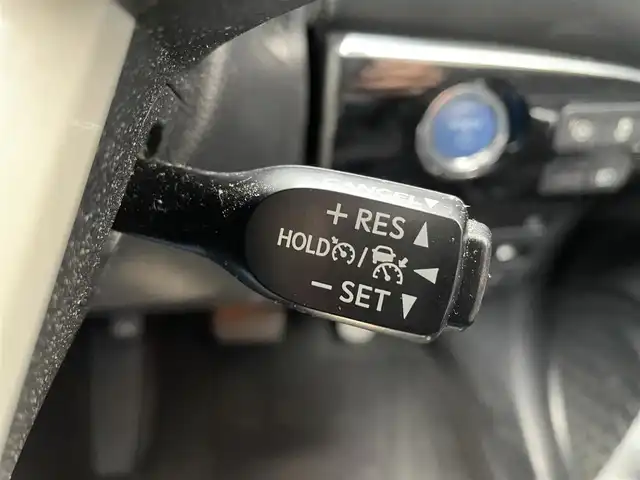 トヨタ プリウス ＰＨＶ A 千葉県 2017(平29)年 2.3万km エモーショナルレッド 純正11.6型縦型ナビ、フルセグTV/バックカメラ/トヨタセーフティセンス/純正LEDヘッドライト&LEDフォグ/純正15インチアルミホイール/ウィンカードアミラー/ステアリングヒーター/アダプティブクルーズコントロール/ブラインドスポットモニター/前席シートヒーター/オートライト/横滑り防止機能/ビルトインETC/充電器ケーブル付き/新車整備手帳/取扱説明書/スペアキー