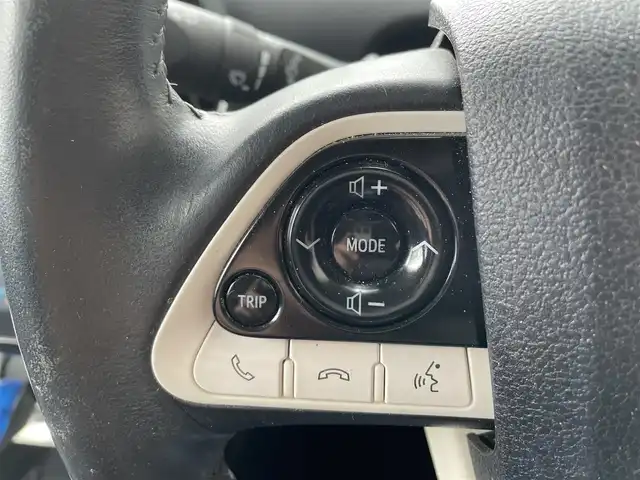 トヨタ プリウス ＰＨＶ A 千葉県 2017(平29)年 2.3万km エモーショナルレッド 純正11.6型縦型ナビ、フルセグTV/バックカメラ/トヨタセーフティセンス/純正LEDヘッドライト&LEDフォグ/純正15インチアルミホイール/ウィンカードアミラー/ステアリングヒーター/アダプティブクルーズコントロール/ブラインドスポットモニター/前席シートヒーター/オートライト/横滑り防止機能/ビルトインETC/充電器ケーブル付き/新車整備手帳/取扱説明書/スペアキー