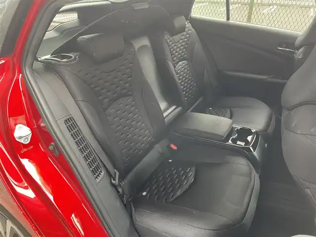 トヨタ プリウス ＰＨＶ A 千葉県 2017(平29)年 2.3万km エモーショナルレッド 純正11.6型縦型ナビ、フルセグTV/バックカメラ/トヨタセーフティセンス/純正LEDヘッドライト&LEDフォグ/純正15インチアルミホイール/ウィンカードアミラー/ステアリングヒーター/アダプティブクルーズコントロール/ブラインドスポットモニター/前席シートヒーター/オートライト/横滑り防止機能/ビルトインETC/充電器ケーブル付き/新車整備手帳/取扱説明書/スペアキー