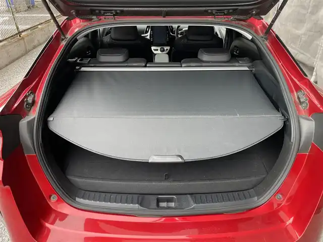 トヨタ プリウス ＰＨＶ A 千葉県 2017(平29)年 2.3万km エモーショナルレッド 純正11.6型縦型ナビ、フルセグTV/バックカメラ/トヨタセーフティセンス/純正LEDヘッドライト&LEDフォグ/純正15インチアルミホイール/ウィンカードアミラー/ステアリングヒーター/アダプティブクルーズコントロール/ブラインドスポットモニター/前席シートヒーター/オートライト/横滑り防止機能/ビルトインETC/充電器ケーブル付き/新車整備手帳/取扱説明書/スペアキー