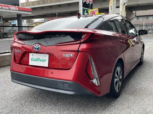 トヨタ プリウス ＰＨＶ A 千葉県 2017(平29)年 2.3万km エモーショナルレッド 純正11.6型縦型ナビ、フルセグTV/バックカメラ/トヨタセーフティセンス/純正LEDヘッドライト&LEDフォグ/純正15インチアルミホイール/ウィンカードアミラー/ステアリングヒーター/アダプティブクルーズコントロール/ブラインドスポットモニター/前席シートヒーター/オートライト/横滑り防止機能/ビルトインETC/充電器ケーブル付き/新車整備手帳/取扱説明書/スペアキー