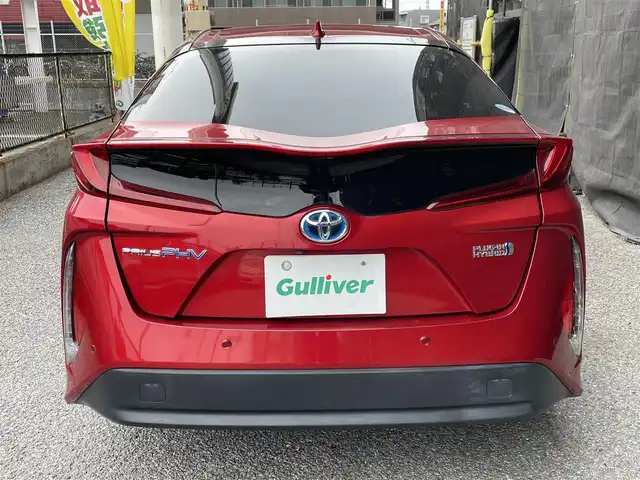 トヨタ プリウス ＰＨＶ A 千葉県 2017(平29)年 2.3万km エモーショナルレッド 純正11.6型縦型ナビ、フルセグTV/バックカメラ/トヨタセーフティセンス/純正LEDヘッドライト&LEDフォグ/純正15インチアルミホイール/ウィンカードアミラー/ステアリングヒーター/アダプティブクルーズコントロール/ブラインドスポットモニター/前席シートヒーター/オートライト/横滑り防止機能/ビルトインETC/充電器ケーブル付き/新車整備手帳/取扱説明書/スペアキー