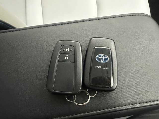 トヨタ プリウス A ツーリングセレクション 宮城県 2016(平28)年 8.9万km エモーショナルレッド MODELLISTA(F.S.R)スポイラー/アルパイン９インチメモリナビ(CD/DVD/SD/Bt)/フルセグ/バックカメラ/ACC/PCS/BSM/LDA/HUD/オートハイビーム/パーキングアシスト/前後ドライブレコーダー/ETC/LEDヘッドライト/LEDフォグ/レザーシート/シートヒーター/コーナーセンサー/純正17AW/社外マット/純正バイザー/スペアキーｘ１