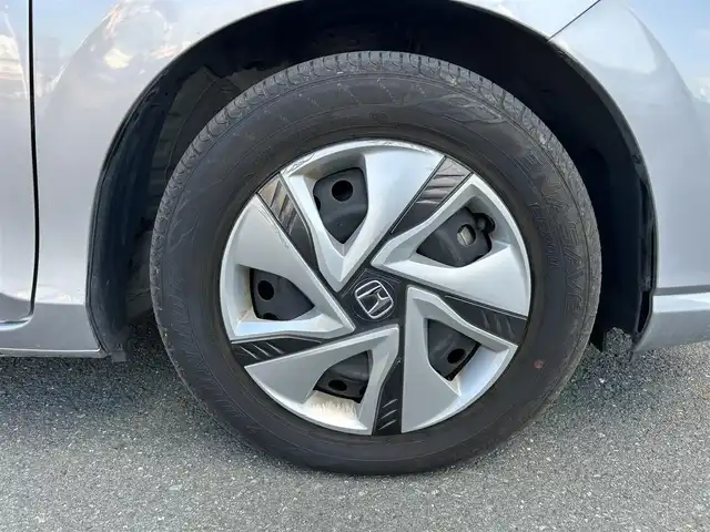 ホンダ フリード ハイブリット G ホンダセンシング 静岡県 2020(令2)年 5.2万km ルナシルバーM 7人乗り/純正7型ナビ/（フルセグTV/FM/AM/CD/DVD/Bluetooth/SD）/バックカメラ/ETC/両側電動スライド/追従クルーズコントロール/オートライト/LEDヘッドライト/スマートキー/プッシュスタート/チップアップシート/前後コーナーセンサー/純正フロアマット