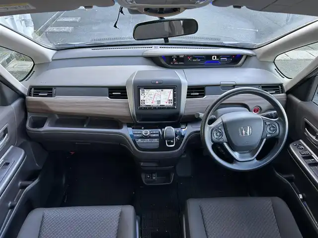 ホンダ フリード ハイブリット G ホンダセンシング 静岡県 2020(令2)年 5.2万km ルナシルバーM 7人乗り/純正7型ナビ/（フルセグTV/FM/AM/CD/DVD/Bluetooth/SD）/バックカメラ/ETC/両側電動スライド/追従クルーズコントロール/オートライト/LEDヘッドライト/スマートキー/プッシュスタート/チップアップシート/前後コーナーセンサー/純正フロアマット