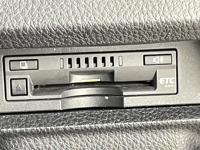 トヨタ ヴォクシー ハイブリッド ZS 煌Ⅱ 千葉県 2016(平28)年 6.5万km ホワイトパールクリスタルシャイン 禁煙車/純正9インチメモリナビ/　CD/DVD/BT/フルセグTV/両側パワースライドドア/トヨタセーフティセンス/・プリクラッシュセーフティ/・レーンディパーチャーアラート/・オートマチックハイビーム/・先行車発進お知らせ機能/バックカメラ/ETC/スマートキー&プッシュスタート/ステアリングスイッチ/革巻きステアリング/LEDヘッドライト/純正16インチアルミホイール