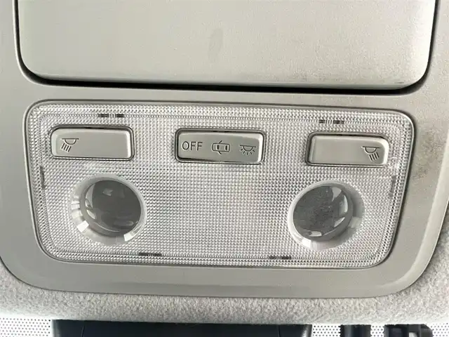 トヨタ ヴォクシー ハイブリッド ZS 煌Ⅱ 千葉県 2016(平28)年 6.5万km ホワイトパールクリスタルシャイン 禁煙車/純正9インチメモリナビ/　CD/DVD/BT/フルセグTV/両側パワースライドドア/トヨタセーフティセンス/・プリクラッシュセーフティ/・レーンディパーチャーアラート/・オートマチックハイビーム/・先行車発進お知らせ機能/バックカメラ/ETC/スマートキー&プッシュスタート/ステアリングスイッチ/革巻きステアリング/LEDヘッドライト/純正16インチアルミホイール