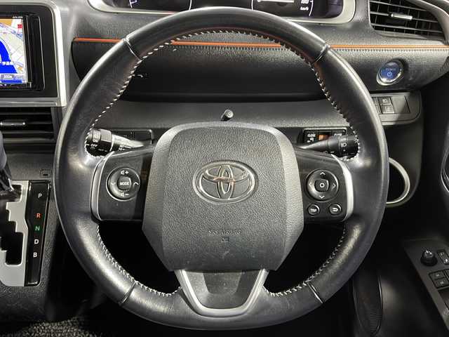 トヨタ シエンタ ハイブリッド G 広島県 2016(平28)年 6.6万km レッドマイカM 社外ナビ　/両側パワースライドドア　/バックカメラ　/オートハイビーム　/フルセグTV　/スマートキー　/モデリスタ　/レーンキープアシスト　/衝突軽減ブレーキ　/LEDヘッドランプ　/オートライト　/フォグランプ　/ETC/純正15インチアルミホイールキャップ(185/60/R15)/エアバック（運転席/助手席）