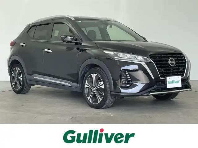 日産 キックス X 大分県 2021(令3)年 4.3万km ピュアブラック プロパイロット/純正SDナビ/（フルセグ/CD/DVD/Bluetooth）/アラウンドビューモニター/デジタルインナーミラー/前方ドライブレコーダー/ビルトインETC/オートブレーキホールド/電動パーキングブレーキ/ステアリングスイッチ/電動格納ミラー/純正アルミホイール