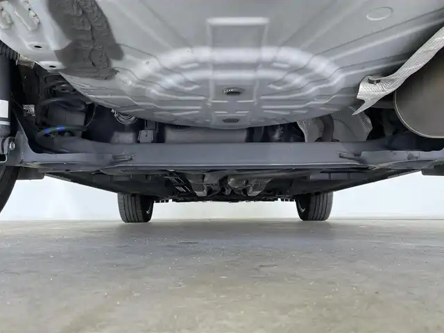 日産 キックス X 大分県 2021(令3)年 4.3万km ピュアブラック プロパイロット/純正SDナビ/（フルセグ/CD/DVD/Bluetooth）/アラウンドビューモニター/デジタルインナーミラー/前方ドライブレコーダー/ビルトインETC/オートブレーキホールド/電動パーキングブレーキ/ステアリングスイッチ/電動格納ミラー/純正アルミホイール