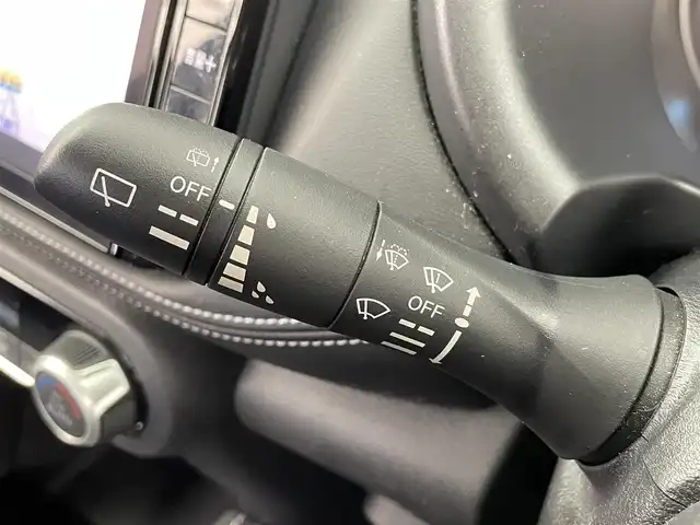 日産 キックス X 大分県 2021(令3)年 4.3万km ピュアブラック プロパイロット/純正SDナビ/（フルセグ/CD/DVD/Bluetooth）/アラウンドビューモニター/デジタルインナーミラー/前方ドライブレコーダー/ビルトインETC/オートブレーキホールド/電動パーキングブレーキ/ステアリングスイッチ/電動格納ミラー/純正アルミホイール