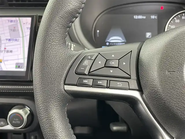 日産 キックス X 大分県 2021(令3)年 4.3万km ピュアブラック プロパイロット/純正SDナビ/（フルセグ/CD/DVD/Bluetooth）/アラウンドビューモニター/デジタルインナーミラー/前方ドライブレコーダー/ビルトインETC/オートブレーキホールド/電動パーキングブレーキ/ステアリングスイッチ/電動格納ミラー/純正アルミホイール