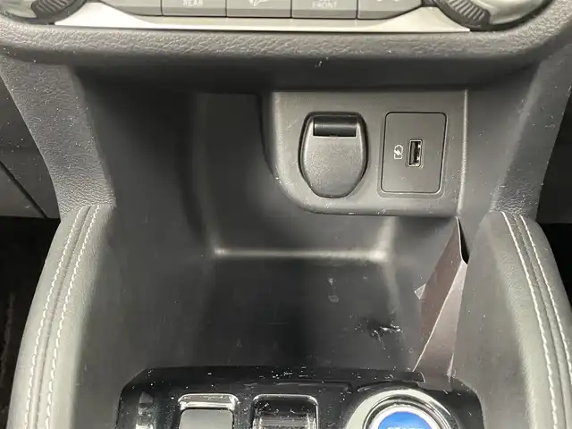 日産 キックス X 大分県 2021(令3)年 4.3万km ピュアブラック プロパイロット/純正SDナビ/（フルセグ/CD/DVD/Bluetooth）/アラウンドビューモニター/デジタルインナーミラー/前方ドライブレコーダー/ビルトインETC/オートブレーキホールド/電動パーキングブレーキ/ステアリングスイッチ/電動格納ミラー/純正アルミホイール