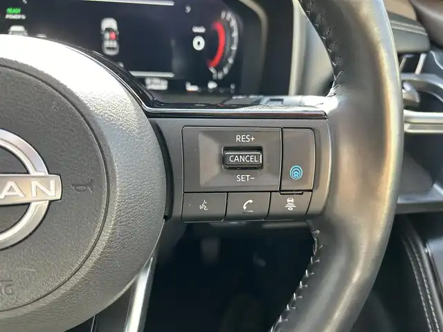 日産 エクストレイル G e－4ORCE 東京都 2022(令4)年 1.6万km ダイヤモンドブラック パノラミックガラスルーフ/BOSEプレミアムサウンドシステム/純正12.3インチディスプレイオーディオナビ/AM・FM/フルセグTV/Bluetooth/ＵＳＢ/　/AppleCarPlay/AndroidAuto//アラウンドビューモニター/ETC2.0/プロパイロット/インテリジェントルームミラー/インテリジェントクルーズコントロール（ハンドル支援）/インテリジェントエマージェンシーブレーキ/踏み間違い衝突防止アシスト/前方衝突予測警報/ふらつき警報/車線逸脱防止支援システム/ヘッドアップディスプレイ/ブラインドスポットモニター/ハンズフリーパワーバックドア/シルバールーフレール/プッシュスタート/革巻きステアリングホイール/純正前後ドライブレコーダー/パーキングアシスト/合皮シート（運転席シートメモリー）/パワーシート/シートヒーター/純正ドライブレコーダー/LEDヘッドライト/LEDフォグランプ/シーケンシャルターンランプ/置くだけ充電/革巻きステアリングホイール/ステアリングヒーター/電動オート格納ミラー/リバース連動機能ミラー/保証書/取扱説明書/スペアキー