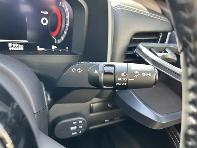 日産 エクストレイル G e－4ORCE 東京都 2022(令4)年 1.6万km ダイヤモンドブラック パノラミックガラスルーフ/BOSEプレミアムサウンドシステム/純正12.3インチディスプレイオーディオナビ/AM・FM/フルセグTV/Bluetooth/ＵＳＢ/　/AppleCarPlay/AndroidAuto//アラウンドビューモニター/ETC2.0/プロパイロット/インテリジェントルームミラー/インテリジェントクルーズコントロール（ハンドル支援）/インテリジェントエマージェンシーブレーキ/踏み間違い衝突防止アシスト/前方衝突予測警報/ふらつき警報/車線逸脱防止支援システム/ヘッドアップディスプレイ/ブラインドスポットモニター/ハンズフリーパワーバックドア/シルバールーフレール/プッシュスタート/革巻きステアリングホイール/純正前後ドライブレコーダー/パーキングアシスト/合皮シート（運転席シートメモリー）/パワーシート/シートヒーター/純正ドライブレコーダー/LEDヘッドライト/LEDフォグランプ/シーケンシャルターンランプ/置くだけ充電/革巻きステアリングホイール/ステアリングヒーター/電動オート格納ミラー/リバース連動機能ミラー/保証書/取扱説明書/スペアキー