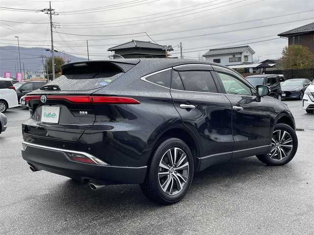 トヨタ ハリアー ハイブリッド G レザーパッケージ 山梨県 2020(令2)年 5.8万km プレシャスブラックパール ワンオーナー/純正8型ナビ(BT/AM/FM)/パワーバックドア/バックモニター/ビルトインETC2.0/レーダークルーズコントロール/クリアランスソナー/セーフティセンス/・プリクラッシュセーフティ/・レーントレーシングアシスト/・アダプティブハイビームシステム/・ロードサインアシスト/ブラインドスポットモニター/パーキングサポートブレーキ/デジタルインナーミラー/プロジェクター式LEDヘッドランプ/本革巻きステアリング/ステアリングヒーター/ステッチ入ブラック革シート/前席パワーシート/快適温熱シート/運転席ポジションメモリー/純正18インチアルミホイール/スマートエントリー/スタートシステム/スペアキー/取扱説明書/保証書