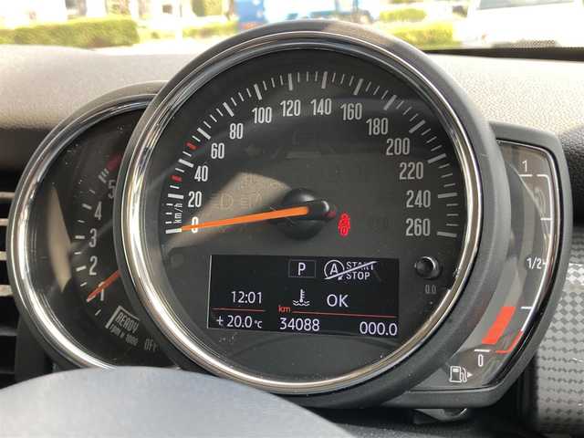 ＭＩＮＩ ミニ クーパー D 鹿児島県 2020(令2)年 3.4万km ソラリスオレンジ 登録時34088km/ワンオーナー/ディーゼルターボ/インテリジェントセーフティ/純正メーカーナビ/　・バックカメラ/　・Bluetooth接続/　・USB端子/前後ドライブレコーダー/ETC/LEDライト/LEDフォグ/革巻きステアリング/スマートキー×2/純正16インチAW/クリアランスソナー/アイドリングストップ/電動格納ミラー/保証書/取扱説明書