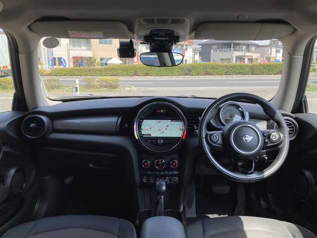 ＭＩＮＩ ミニ クーパー D 鹿児島県 2020(令2)年 3.4万km ソラリスオレンジ 登録時34088km/ワンオーナー/ディーゼルターボ/インテリジェントセーフティ/純正メーカーナビ/　・バックカメラ/　・Bluetooth接続/　・USB端子/前後ドライブレコーダー/ETC/LEDライト/LEDフォグ/革巻きステアリング/スマートキー×2/純正16インチAW/クリアランスソナー/アイドリングストップ/電動格納ミラー/保証書/取扱説明書