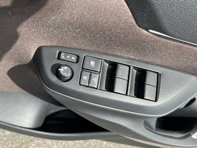トヨタ ヤリスクロス Z 茨城県 2020(令2)年 7.6万km ベージュ 純正ディスプレイオーディオ/(BT・ラジオ再生・Applecarplay)/レーダークルーズコントロール/レーンアシスト/プリクラッシュセーフティ/コーナーセンサー/ハーフレザーシート/シートヒーター/パワーシート/アラウンドビューカメラ/ビルトインETC/オートライト/LEDヘッドライト/純正18inアルミホイール/フロアマット/スマートキー/スペアキー/取扱説明書/保証書