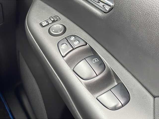 日産 セレナ e－パワー ハイウェイスター V 山口県 2019(平31)年 6.2万km ブリリアントホワイトパール 2トーン 純正SDナビ/フルセグTV/Bluetooth接続/後席用モニター/ワンオーナー/ビルトインETC/ドライブレコーダー/クルーズコントロール追従走行有り/アラウンドビューモニター/シートヒーター/両側パワースライドドア/カーテンエアバック/ウォークスルー/プロパイロット