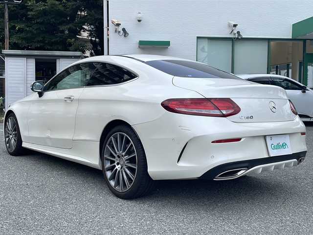 メルセデス・ベンツ Ｃ１８０ クーペ スポーツ+ 大阪府 2016(平28)年 3.6万km ダイヤモンドホワイト ワンオーナー/純正SDナビ/・DVD/CD/FM/AM/Bluetooth/・ワンセグテレビ/ETC/ドライブレコーダー/バックカメラ/サンルーフ/衝突軽減ブレーキ/レーンキープアシスト/クルーズコントロール/盗難防止装置/革巻きステアリング/ステアリングリモコン/パドルシフト/メモリシート（D席+N席）/パワーシート（D席+N席）/シートヒーター（D席+N席）/赤色レザーシート/コーナーセンサー/ブラインドスポットモニター/シートメモリー/革ステアリング/電動パーキング/LEDヘッドライト/オートライト/オートエアコン/スマートキー×1/プッシュスタート/12V電源/USBジャック/純正19インチアルミホイール/純正フロアマット/取扱説明書/ナビ取扱説明書/保証書