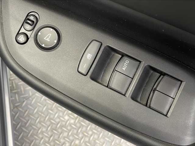 ホンダ フィット e:HEVホーム 栃木県 2020(令2)年 2.5万km シャイニンググレーM ワンオーナー/純正ナビ(VXU-205FTi)/(フルセグテレビ・Bluetooth・CD・DVD・USB/SD)/バックカメラ/ホンダセンシング/・衝突軽減システム/・レーンキープアシストシステム/・オートハイビーム/・オートクルーズコントロール/前後コーナーセンサー/前後ドライブレコーダー/ドアバイザー/スペアキー1本/禁煙車/取扱説明書/保証書