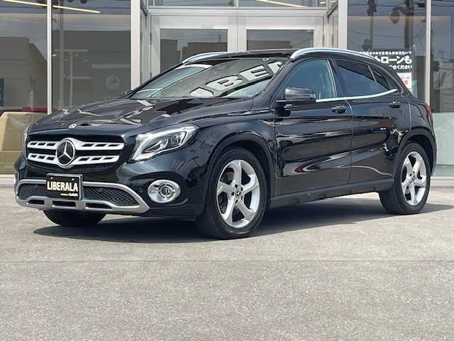 メルセデス・ベンツ ＧＬＡ２２０ 4マチック 青森県 2019(平31)年 6.7万km 黒 4WD/サンルーフ（パノラミックスライディングルーフ）/Hamrman/Kardonサウンド/純正ナビ/（BT/USB/CD/DVD/フルセグTV）/レザーARTICOシート/前席メモリー付パワシート/レーダーセーフティーパッケージ/（ブラインドスポットアシスト、レーンキープアシスト、PRE-SAFE)/音声認識機能/アンビエントライト/アクティブクルーズコントロール/パドルシフト/バックカメラ/プッシュスタート/純正18インチアルミホイール/純正フロアマット/MTモード付/前後ドライブレコーダー/ETC2.0/純正LEDヘッドライト/フォグランプ/オートライト/オートハイビーム/ウィンカーミラー/オートエアコン/アイドリングストップ/エアバックW/サイド/カーテン/電動格納ミラー/ABS/横滑り防止機能/衝突軽減/ルーフレール