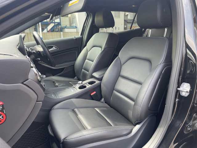 メルセデス・ベンツ ＧＬＡ２２０ 4マチック 青森県 2019(平31)年 6.7万km 黒 4WD/サンルーフ（パノラミックスライディングルーフ）/Hamrman/Kardonサウンド/純正ナビ/（BT/USB/CD/DVD/フルセグTV）/レザーARTICOシート/前席メモリー付パワシート/レーダーセーフティーパッケージ/（ブラインドスポットアシスト、レーンキープアシスト、PRE-SAFE)/音声認識機能/アンビエントライト/アクティブクルーズコントロール/パドルシフト/バックカメラ/プッシュスタート/純正18インチアルミホイール/純正フロアマット/MTモード付/前後ドライブレコーダー/ETC2.0/純正LEDヘッドライト/フォグランプ/オートライト/オートハイビーム/ウィンカーミラー/オートエアコン/アイドリングストップ/エアバックW/サイド/カーテン/電動格納ミラー/ABS/横滑り防止機能/衝突軽減/ルーフレール