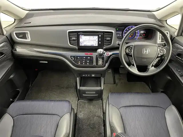 ホンダ オデッセイ アブソルート アドバンス 福岡県 2015(平27)年 6.3万km クリスタルブラックパール 後席モニター　/純正ナビ（ＢＴ，フルセグＴＶ）　/全方位カメラ　/ビルトインＥＴＣ　/ＡＣＣ　/コーナーセンサー　/衝突軽減ブレーキ　/レーンキープ　/パドルシフト　/両側電動スライドドア　/パーキングアシスト　/ＬＥＤ
