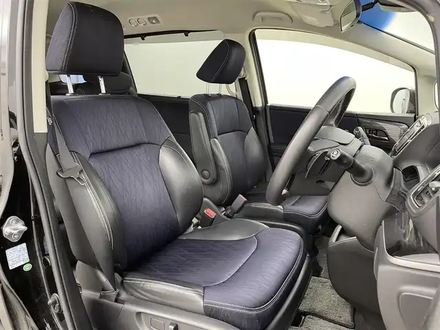 ホンダ オデッセイ アブソルート アドバンス 福岡県 2015(平27)年 6.3万km クリスタルブラックパール 後席モニター　/純正ナビ（ＢＴ，フルセグＴＶ）　/全方位カメラ　/ビルトインＥＴＣ　/ＡＣＣ　/コーナーセンサー　/衝突軽減ブレーキ　/レーンキープ　/パドルシフト　/両側電動スライドドア　/パーキングアシスト　/ＬＥＤ