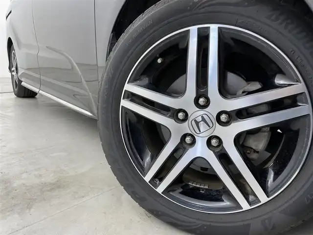 ホンダ オデッセイ アブソルート アドバンス 福岡県 2015(平27)年 6.3万km クリスタルブラックパール 後席モニター　/純正ナビ（ＢＴ，フルセグＴＶ）　/全方位カメラ　/ビルトインＥＴＣ　/ＡＣＣ　/コーナーセンサー　/衝突軽減ブレーキ　/レーンキープ　/パドルシフト　/両側電動スライドドア　/パーキングアシスト　/ＬＥＤ