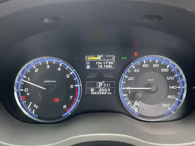 スバル レヴォーグ 1．6GT－S アイサイト 滋賀県 2015(平27)年 4.4万km クリスタルホワイトP 純正SDナビ/・Bluetooth/CD/DVD/USB/フルセグ /バックカメラ/レーダークルーズコントロール/レーンキープアシスト/ダウンヒルアシストコントロール/ブラインドスポットモニター/電子パーキングブレーキ/LEDヘッドライト/パドルシフト/革巻きステアリング/パワーシート/純正AW/プッシュスタート/アイドリングストップ/ETC