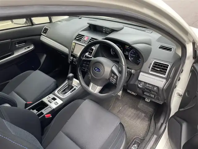 スバル レヴォーグ 1．6GT－S アイサイト 滋賀県 2015(平27)年 4.4万km クリスタルホワイトP 純正SDナビ/・Bluetooth/CD/DVD/USB/フルセグ /バックカメラ/レーダークルーズコントロール/レーンキープアシスト/ダウンヒルアシストコントロール/ブラインドスポットモニター/電子パーキングブレーキ/LEDヘッドライト/パドルシフト/革巻きステアリング/パワーシート/純正AW/プッシュスタート/アイドリングストップ/ETC