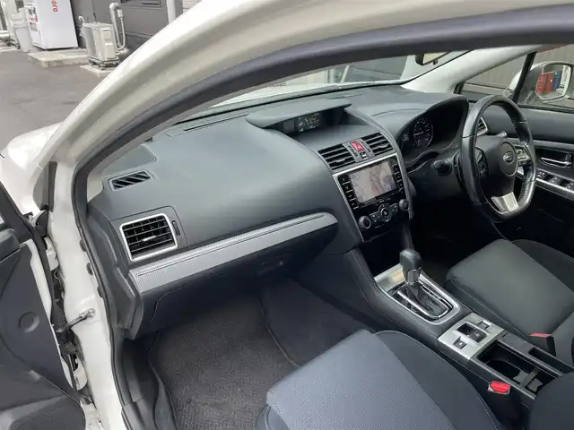 スバル レヴォーグ 1．6GT－S アイサイト 滋賀県 2015(平27)年 4.4万km クリスタルホワイトP 純正SDナビ/・Bluetooth/CD/DVD/USB/フルセグ /バックカメラ/レーダークルーズコントロール/レーンキープアシスト/ダウンヒルアシストコントロール/ブラインドスポットモニター/電子パーキングブレーキ/LEDヘッドライト/パドルシフト/革巻きステアリング/パワーシート/純正AW/プッシュスタート/アイドリングストップ/ETC