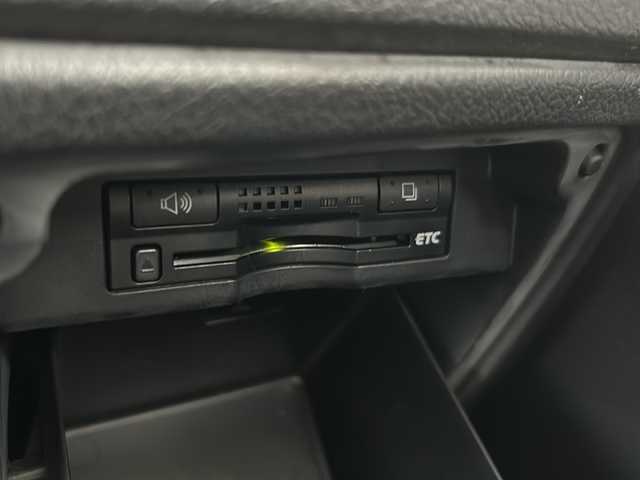 トヨタ ヴォクシー ZS 東京都 2010(平22)年 6.9万km ブラック ワンオーナー/純正ナビ【Bluetooth接続可、USB接続可、CD、DVD、フルセグTV、iPod】/バックカメラ/ドライブレコーダー前後/片側パワースライドドア/ビルトインETC/パドルシフト/純正フロアマット/チップアップシート/ウォークスルー/社外17インチアルミホイール/MTモード付AT/WAC/ABS/盗難防止装置/Wエアバッグ/スマートキー/スペアキー1本/プッシュスタート/保証書、取扱説明書