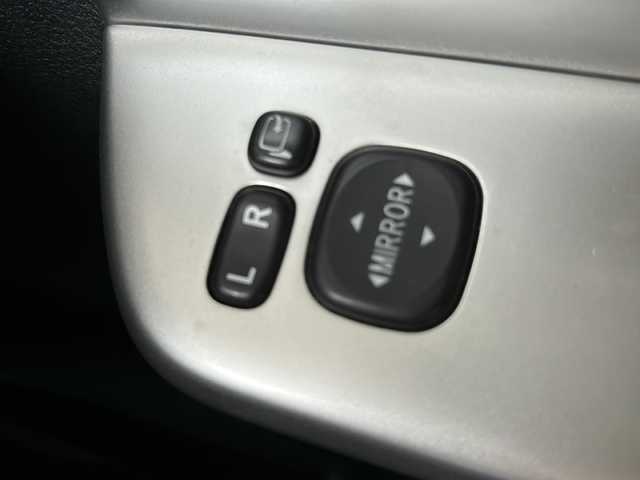 トヨタ ヴォクシー ZS 東京都 2010(平22)年 6.9万km ブラック ワンオーナー/純正ナビ【Bluetooth接続可、USB接続可、CD、DVD、フルセグTV、iPod】/バックカメラ/ドライブレコーダー前後/片側パワースライドドア/ビルトインETC/パドルシフト/純正フロアマット/チップアップシート/ウォークスルー/社外17インチアルミホイール/MTモード付AT/WAC/ABS/盗難防止装置/Wエアバッグ/スマートキー/スペアキー1本/プッシュスタート/保証書、取扱説明書