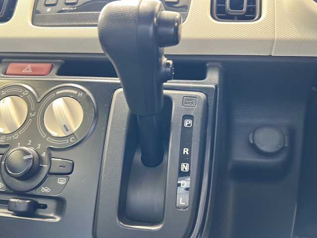 スズキ アルト L 千葉県 2018(平30)年 8.1万km ブルーイッシュブラックパール3 CD再生/AUXミュージックプレイヤー/アイドリングストップ/横滑り防止装置/セキュリティーアラーム/ABS/D席シートヒーター/スペアキー1本/社外フロア/保証書/取扱説明書/記録薄