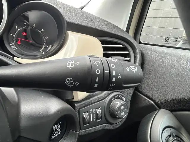 フィアット ５００Ｘ ポップスタープラス 埼玉県 2018(平30)年 3.3万km ベージュ アダプティブクルーズコントロール　/ブラインドスポットモニター　/バックカメラ　/前席シートヒーター　/パワーシート