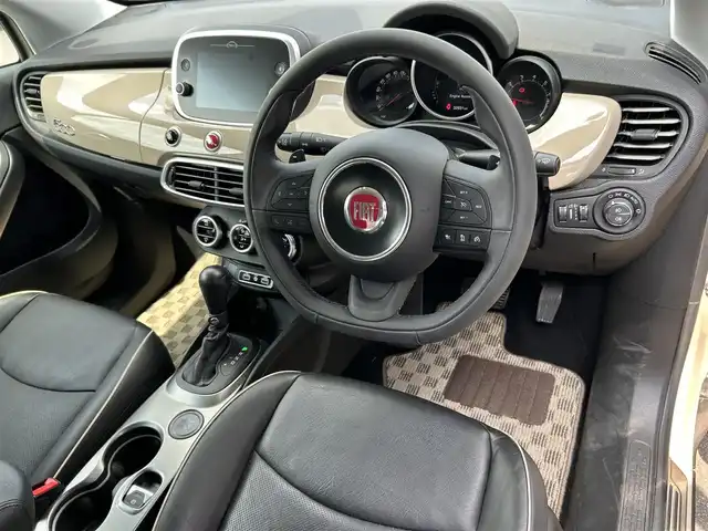 フィアット ５００Ｘ ポップスタープラス 埼玉県 2018(平30)年 3.3万km ベージュ アダプティブクルーズコントロール　/ブラインドスポットモニター　/バックカメラ　/前席シートヒーター　/パワーシート