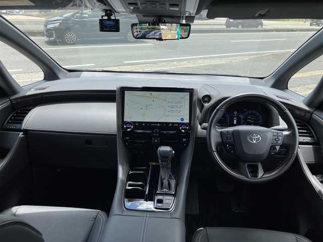 トヨタ アルファード Z 広島県 2024(令6)年 1.1万km ブラック 新車ワンオーナー/新車保証書/セーフティセンス/純正ナビ/左右独立ムーンルーフ/ブラックレザーシート/パノラミックビューモニター/フルセグTV・Bluetooth/純正フリップダウンモニター/両側パワースライドドア/パワーバックドア/デジタルインナーミラー/置くだけ充電/シートヒーター＆ベンチレーションシート/レーダークルーズ/ブラインドスポットモニタリング/ビルトインETC/パワーシート/タイプC・HDMIポート/LEDオートライト