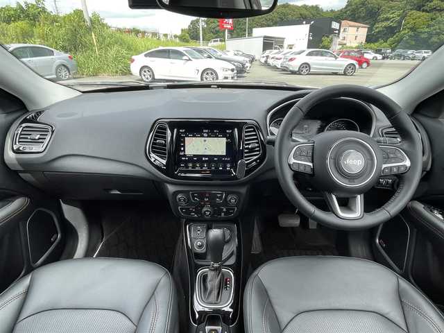 クライスラー・ジープ ジープ コンパス リミテッド 福岡県 2020(令2)年 2.2万km 白 アダプティブクルーズコントロール/ブラインドスポットモニター/レーンキープアシスト/純正ナビ/Applecarplay/androidauto/フルセグTV/Bluetooth/バックカメラ/beats/黒革シート/前席シートヒーター/パワーバックドア/オートライト/前後ドライブレコーダー/純正18インチアルミホイール/ETC2.0/取扱説明書/保証書/スペアキー×1