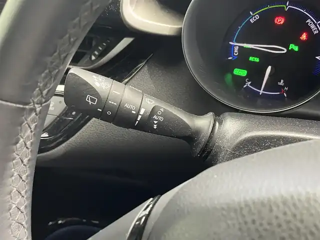 トヨタ Ｃ－ＨＲ G 鹿児島県 2017(平29)年 6.1万km センシュアルレッドマイカ 禁煙車　/純正ナビ　/・Ｂｌｕｅｔｏｏｔｈ　/・フルセグＴＶ　/・純正前方ドラレコ/バックカメラ　/前後コーナーセンサー　/トヨタセーフティセンス/・PCS/・LTA/・AHB/・レーダークルコン/・BSM/シートヒーター　/スマートキー　/Ｐスタート　/純正フロアマット　/純正ドアバイザー/純正アルミ