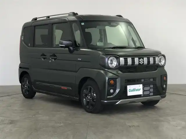 スズキ スペーシア ギア HYBRID XZターボ 愛知県 2024(令6)年 0.1万km クールカーキパールメタリック/ガンメタリック2トーン スズキセーフティサポート/　　・デュアルセンサーブレーキサポートII/　　・パーキングセンサー/　　・車線維持支援機能/　　・ふらつき警報機能/　　・アダプティブクルーズコントロール/　　・ヘッドアップディスプレイ/　　・ハイビームアシスト/メーカーオプション9インチ/　　・BT/フルセグ/全方位モニター/革巻きステアリング/パドルシフト/ステアリングヒーター/シートヒーター（前席）/純正トレーマット/両側パワースライドドア/ルーフレール/純正LEDヘッドライト/フォグランプ/純正14インチアルミホイール/取扱説明書/保証書/スペアキー